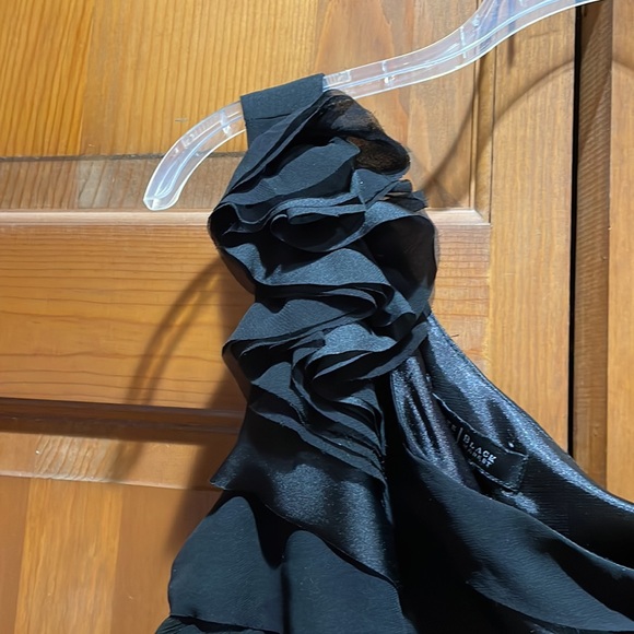 WHBM One Shoulder Ruffle Top - Picture 2 of 11